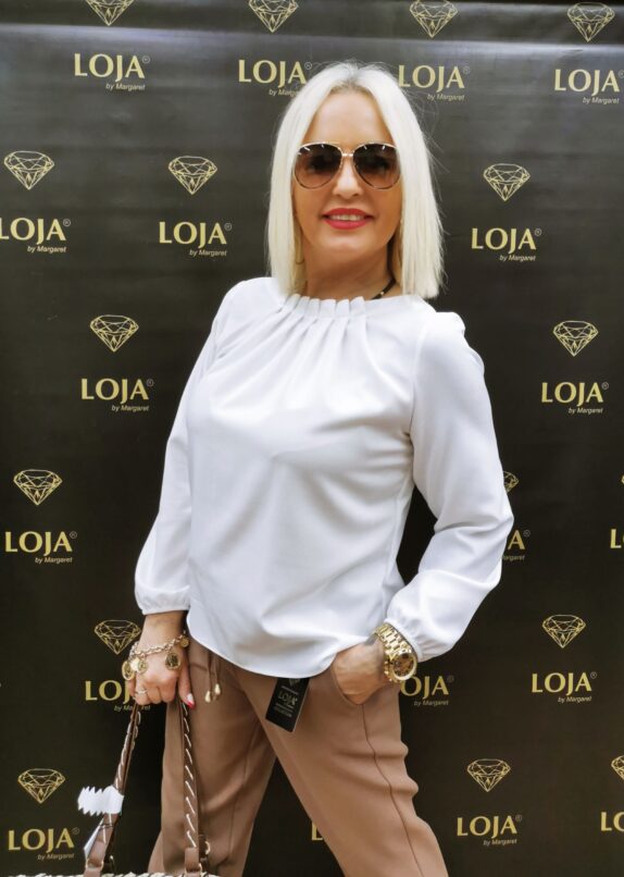 BLUZKA Z MARSZCZONYM DEKOLTEM